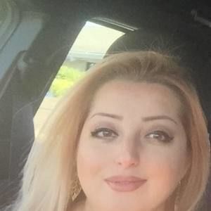 Meet your Posher, Dina